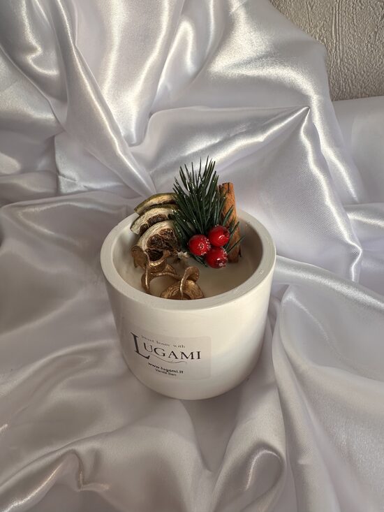 Puošni žvakė gipsiniame indelyje