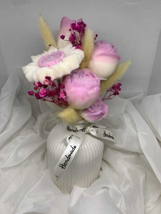 Vaško tirpukų vaza